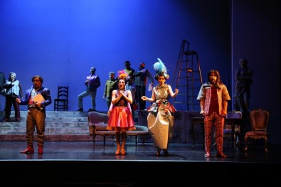 'Yaşa Sen Anne' Tekrar Sahnede