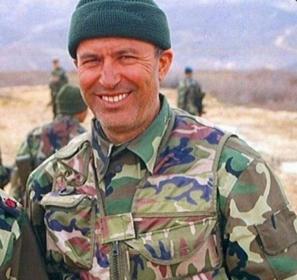 Hulusi Akar'ın fotoğrafı sosyal medyanın gündeminde