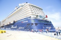 İSKENDERIYE - Antalya, Denizden Gelen Alman Turistle Nefes Aldı