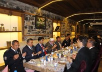 AYDıN ERDOĞAN - Başkan Tutal, Polislerle Yemekte Bir Araya Geldi