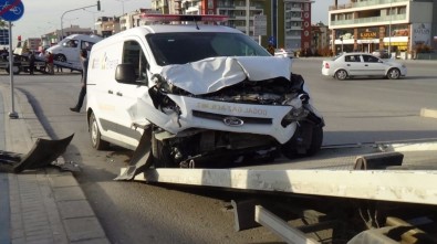 Denizli'de Trafik Kazası Açıklaması 14 Yaralı