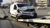 YOLCU MİNİBÜSÜ - Denizli'de Trafik Kazası Açıklaması 14 Yaralı
