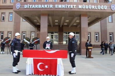 Diyarbakır'daki Patlama Şehit Olan Memur İçin Tören Düzenlendi