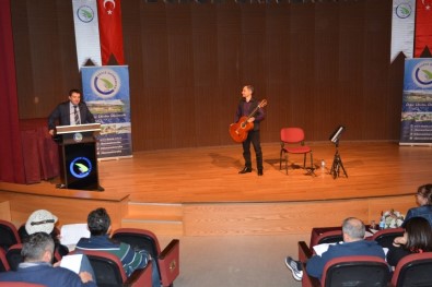Düzce Üniversitesi'nde Gitar Resitali Gerçekleştirildi