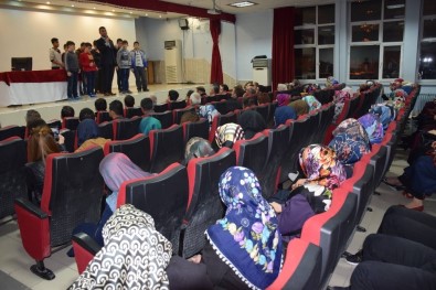 Eğitimci-Yazar Sait Çamlıca, Tokat'ta Konferans Verdi