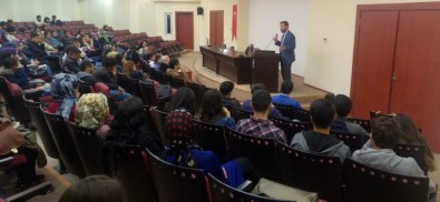 Gündoğan'dan 'Başkaldırı Dayanışma Ve Etik' Konferansı