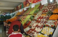 SEBZE ÜRETİMİ - Van'da Sebze Meyve Fiyatları Düşmüyor