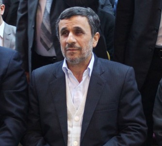 Ahmedinejad Yeniden Aday