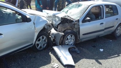 Elazığ'da Trafik Kazası Açıklaması 8 Yaralı