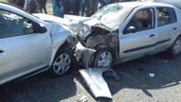 BALTAŞı - Elazığ'da Trafik Kazası Açıklaması 8 Yaralı