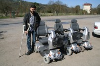 KIZ ÖĞRENCİLER - Engelli Vatandaşlara Akülü Araç