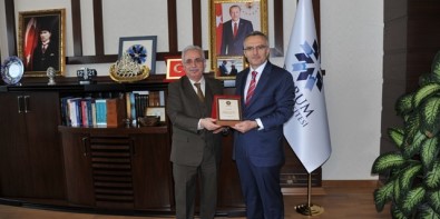 ETÜ Maliye Bakanı Naci Ağbal'ı Ağırladı