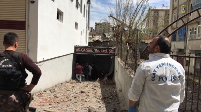 Teröristler Emniyet Binalarının Altına Tünel Kazarak Patlayıcı Yerleştirdi