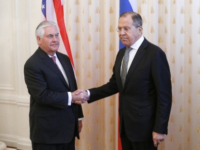 Tillerson, Lavrov İle İlk Kez Görüştü