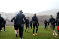 MURAT YILDIRIM - Evkur Yeni Malatyaspor Yağmur Altında Çalıştı