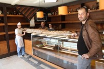 KAYHAN - 2,65 Cm Boyu Olan 20 Kiloluk 'Balina Ekmekler' Görenleri Şaşırtıyor