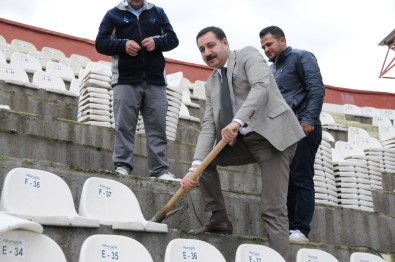 Elazığ'da, Yeni Stadyum İçin İlk Kazma Vuruldu