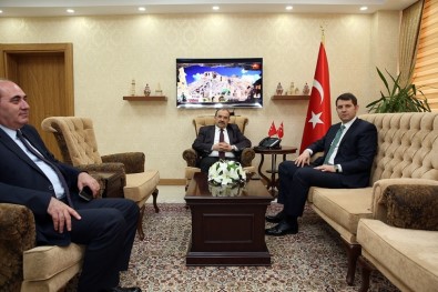 MEB Destek Hizmetleri Genel Müdürü Salih Ayhan, Vali İsmail Ustaoğlu'nu Ziyaret Etti