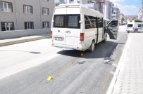 ÖĞRENCİ MİNİBÜSÜ - Minibüsün Çarptığı Küçük Çocuk Hayatını Kaybetti