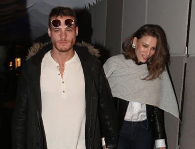 Serenay Sarıkaya ve Kerem Bürsin hasret giderdi