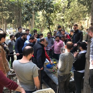 Trabzonsporlu Taraftarlar Sefa Kalya'nın Mezarını Ziyaret Etti