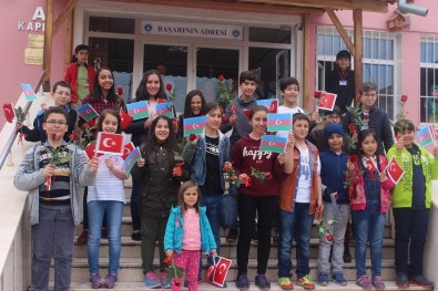 23 Nisan Çocuk Şenliği Kapsamında İlk Öğrenci Grubu Azerbaycan'dan Geldi
