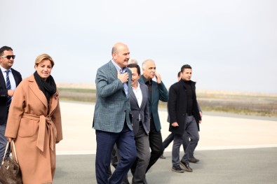 Sis Nedeniyle Trabzon'a İnemeyen İçişleri Bakanı Soylu'nun Uçağı Giresun-Ordu Havalimanı'na İniş Yaptı