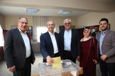 Adapazarı Belediye Başkanı Süleyman Dişli Oyunu Kullandı
