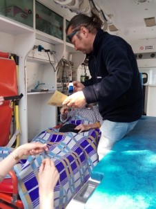 Ayvalıklı Hastalar Ambulanslarla Sandıklara Taşındılar