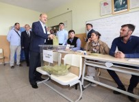 OLGUNLUK - Bakan Işık Oyunu Kullandı