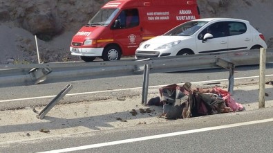 Balıkesir'de Trafik Kazası Bir Ölü, Üç Yaralı