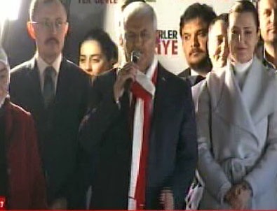 Başbakan Yıldırım'ından balkon konuşması