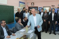 ÖZLEYIŞ TOPBAŞ - Başkan Kadir Topbaş Oyunu Kullandı