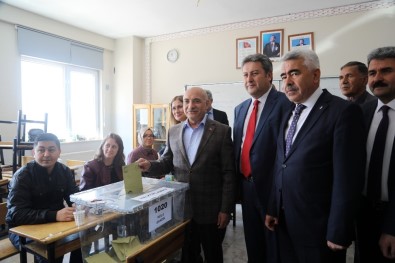 Başkan Palancıoğlu Referandum Oyunu Kullandı