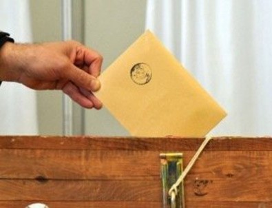 Doğu'da sandıklar kapandı