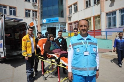 Gaziantep'te Yaşlı Ve Engelli Vatandaşlar Ambulanslarla Sandığa Taşındı