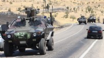 ZIRHLI ARAÇ - Hakkari'de askeri araç devrildi: 8 yaralı