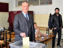 HÜSNÜ BOZKURT - Hüsnü Bozkurt oyunu kullandı