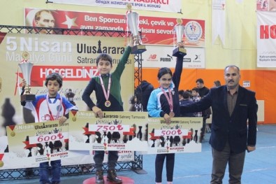 Satranç Şampiyonları Kahramanmaraş'tan Dört Birincilikle Döndü