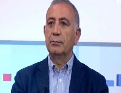 Gürsel Tekin'in suratı böyle düştü