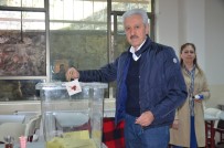 MEHMET ALI AYDıNLAR - TFF Eski Başkanı Mehmet Ali Aydınlar Oyunu Kullandı