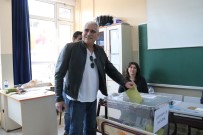 SERDAR BILGILI - Ünlü İsimler Referandum İçin Sandık Başında