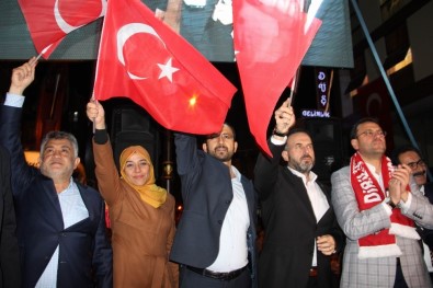 Vatandaşlar Nevşehir'de Referandum Sevincini Kutladı