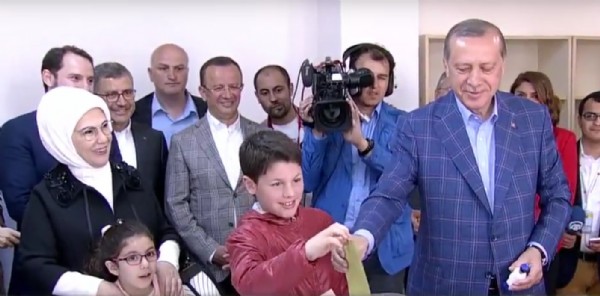 Cumhurbaşkanı Erdoğan oyunu kullandı