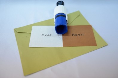 Belçika: 'Evet'çi Türklerin çifte vatandaşlığı kaldırılsın