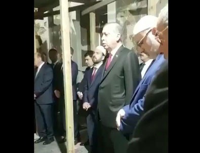 Erdoğan, Fatih Sultan Mehmet'in kabrinde Kur'an okudu
