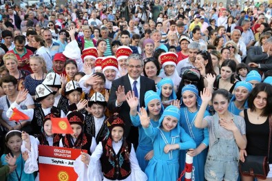 Dünya Çocukları Karşıyaka'da Buluşacak