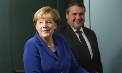 Merkel'den diyalog çağrısı