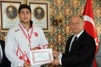 TAKIM KAMPI - Mert Şişmanlar'ın Hedefi Dünya Şampiyonluğu