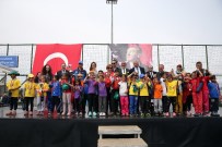 ALİ FUAT CEBESOY - Minik Sporcuların Madalya Sevinci